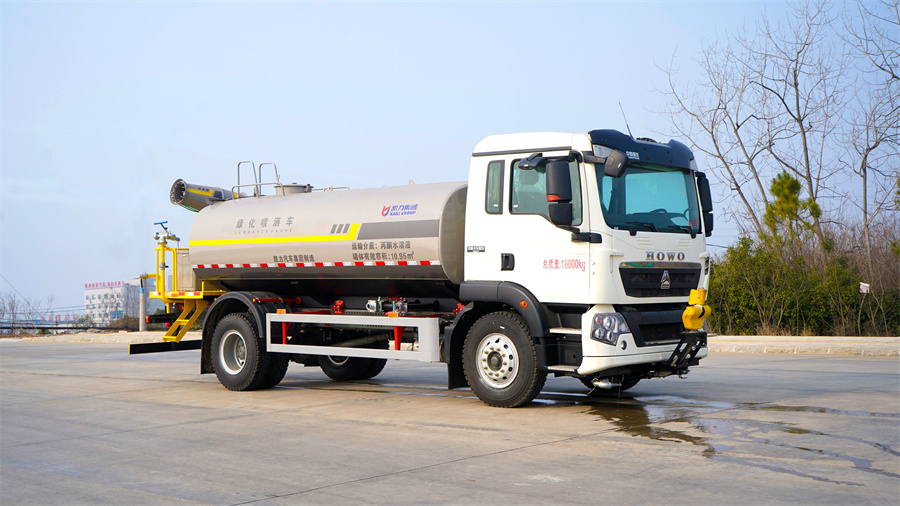 15方 18噸重汽豪沃灑水車(chē) 凱力新款做工